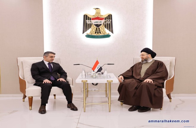 السيد الحكيم يستقبل وفد تيار الموقف الوطني ويؤكد ضرورة الالتزام بالتوقيتات الدستورية وتعزيز الاستقرار المستدام