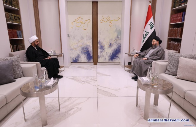 Sayyid Al-Hakeem Receives Al-Khazali, Affirms Supporting Al-Zaidi's Government through Ranks Unity