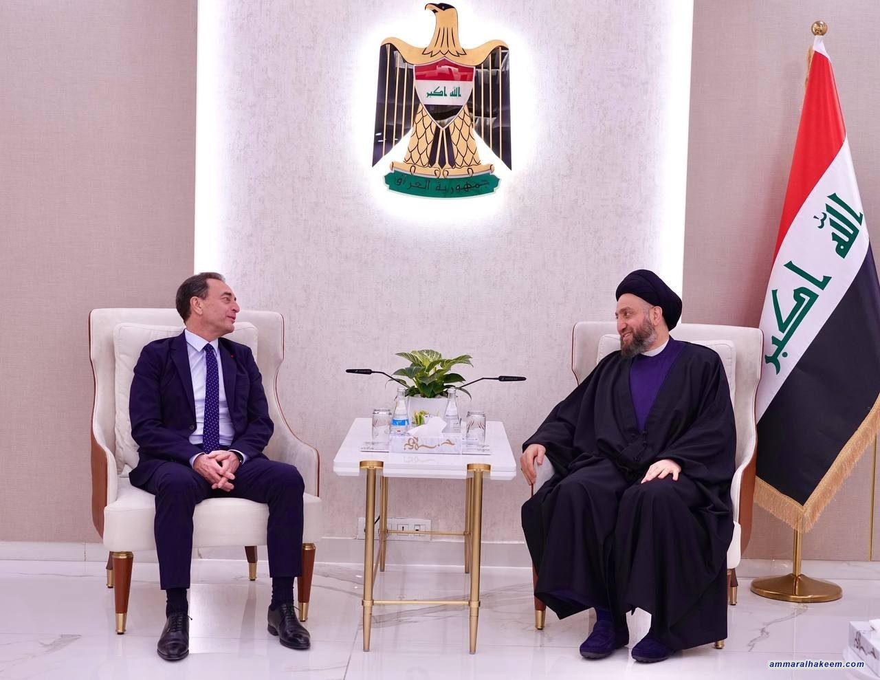 السيد الحكيم يبحث مع السفير الفرنسي العلاقات الثنائية وسبل تعزيزها وتطويرها