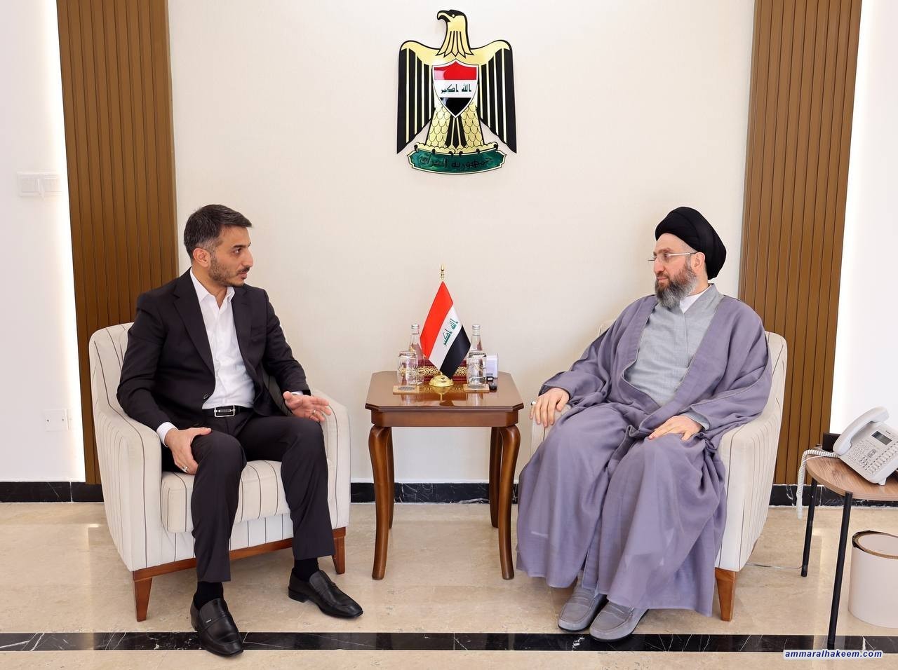 سەماحەتی حەكیم چاوی بە پارێزگاری نەجەفی ئەشڕەف كەوت