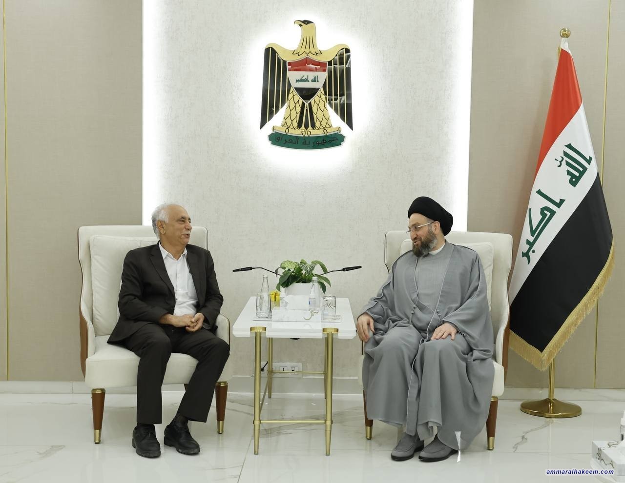 السيد الحكيم يلتقي عددا من الباحثين والأكاديميين الكرد ويشدد على وحدة الشعب العراقي