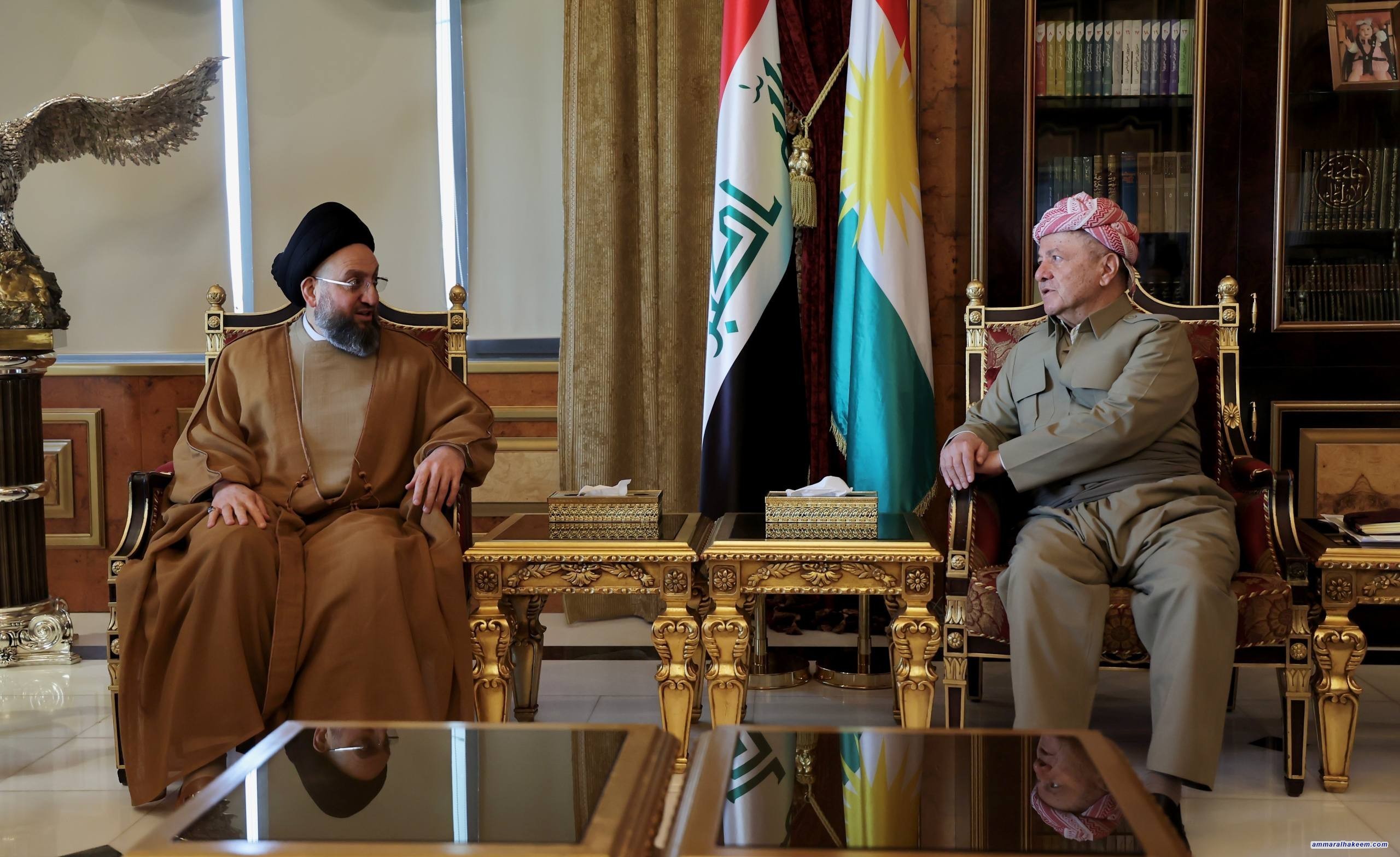 سەماحەتی حەكیم لە دیداری سەرۆك بارزانی : هەڵبژاردنەكان هەلێكی مێژووییە و سەقامگیری پێویستی بە گفتوگۆیە و ئاماژەی بە چارەسەرەی كێشەكانی بەغدا و هەرێم كرد