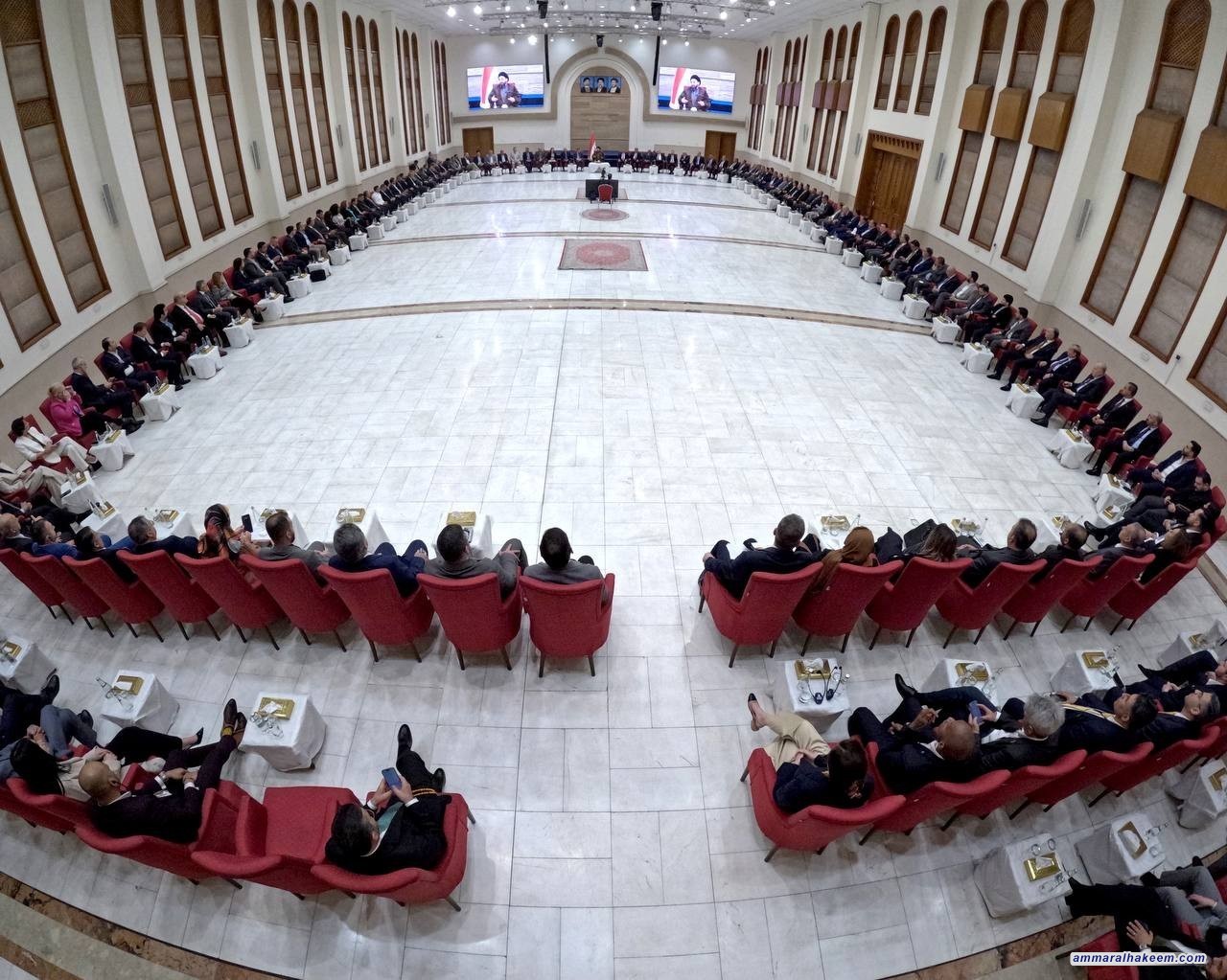 Sayyid Al-Hakeem Meets with Iraqi, American Business Leaders, Emphasizes Economic Partnership, National Economic Diversification