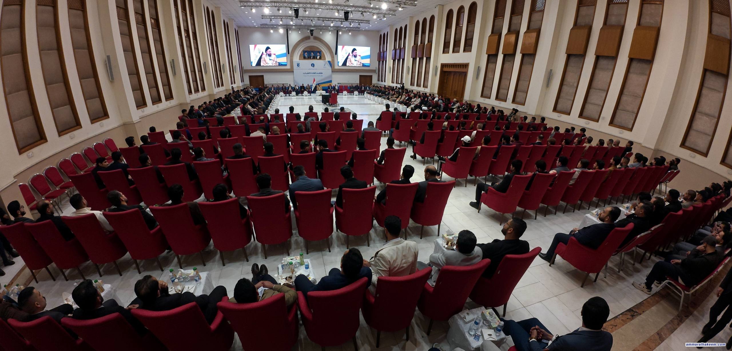 السيد الحكيم يلتقي القيادات الشبابية ويؤكد أولوية الاستقرار والتنمية وتمكين الشباب في المرحلة المقبلة