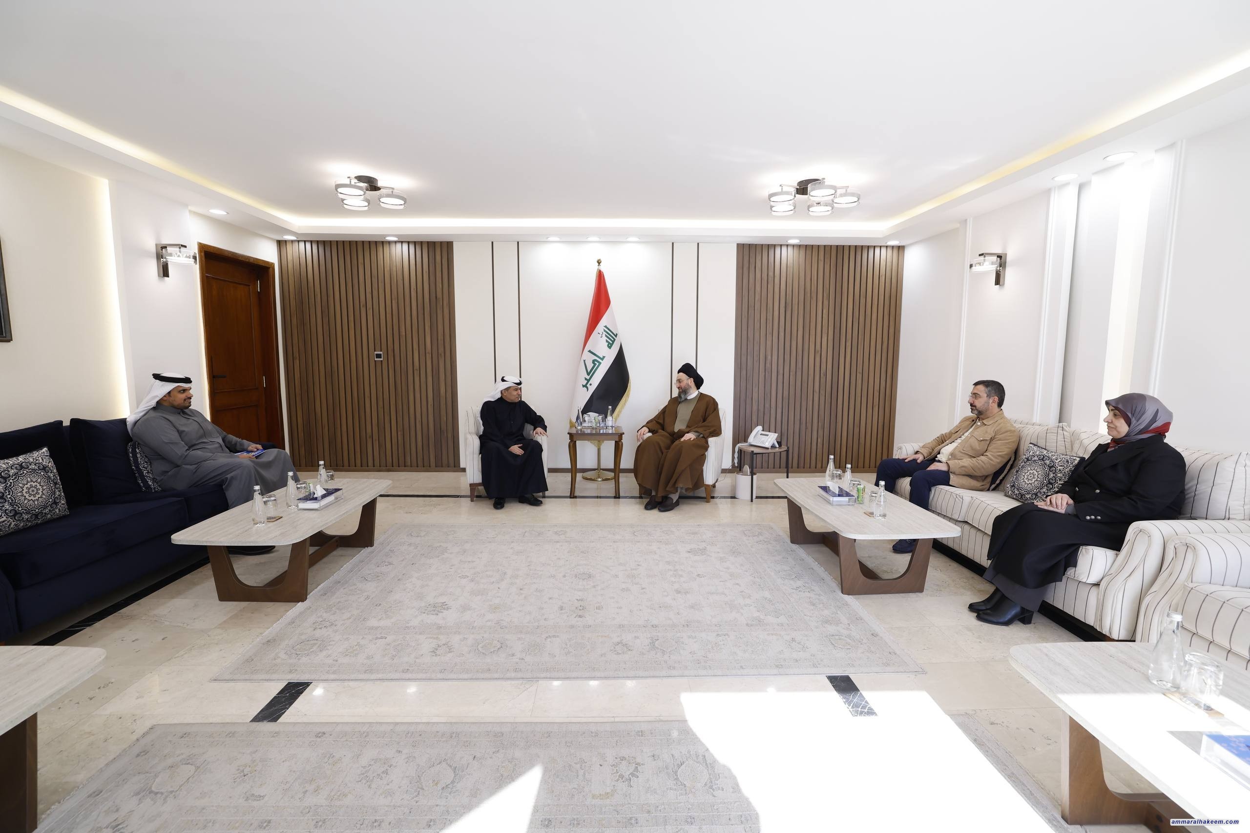 السيد الحكيم يستقبل سفير الكويت ويبحثان العلاقات الثنائية واستقرار العراق ودوره الإقليمي