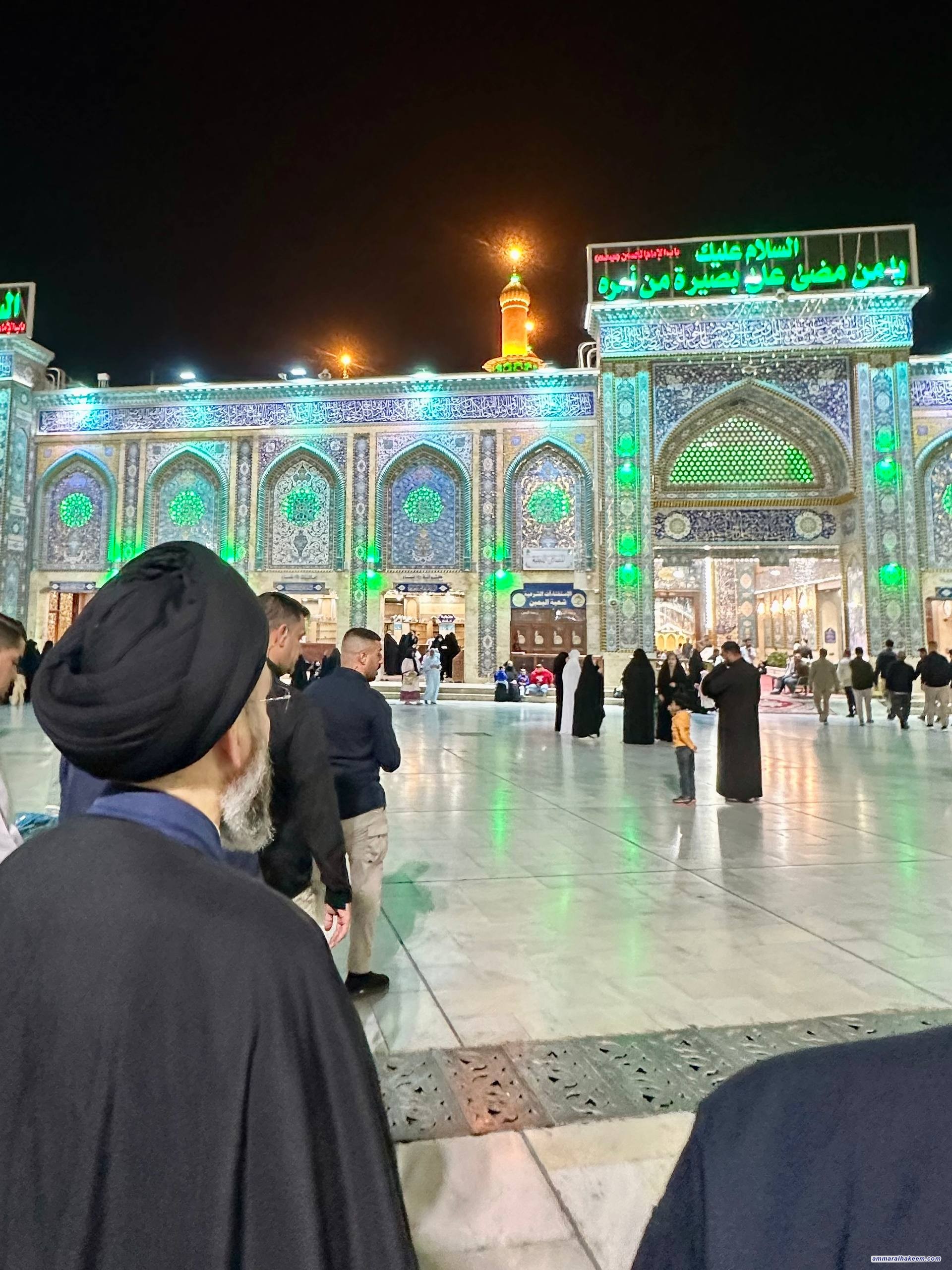 تقرير مصور .. السيد الحكيم يتشرف بزيارة المراقد الطاهرة   للإمام علي و الامام الحسين وأخيه أبي الفضل العباس (عليهم السلام).