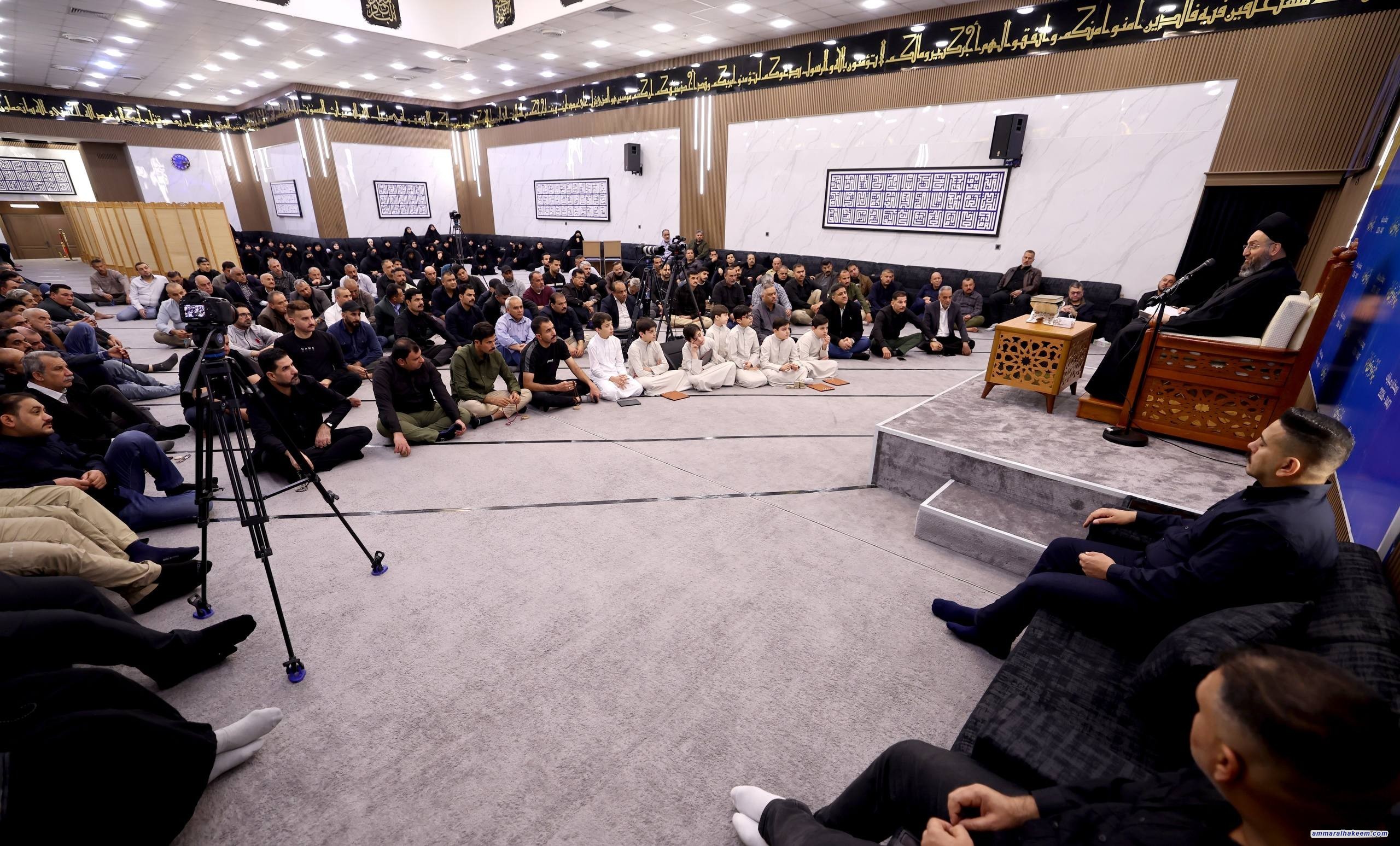 السيد الحكيم يواصل بحثه في رسالة الحقوق ويستعرض الأحاديث الواردة عن أثر الصلاة في نيل رضوان الله