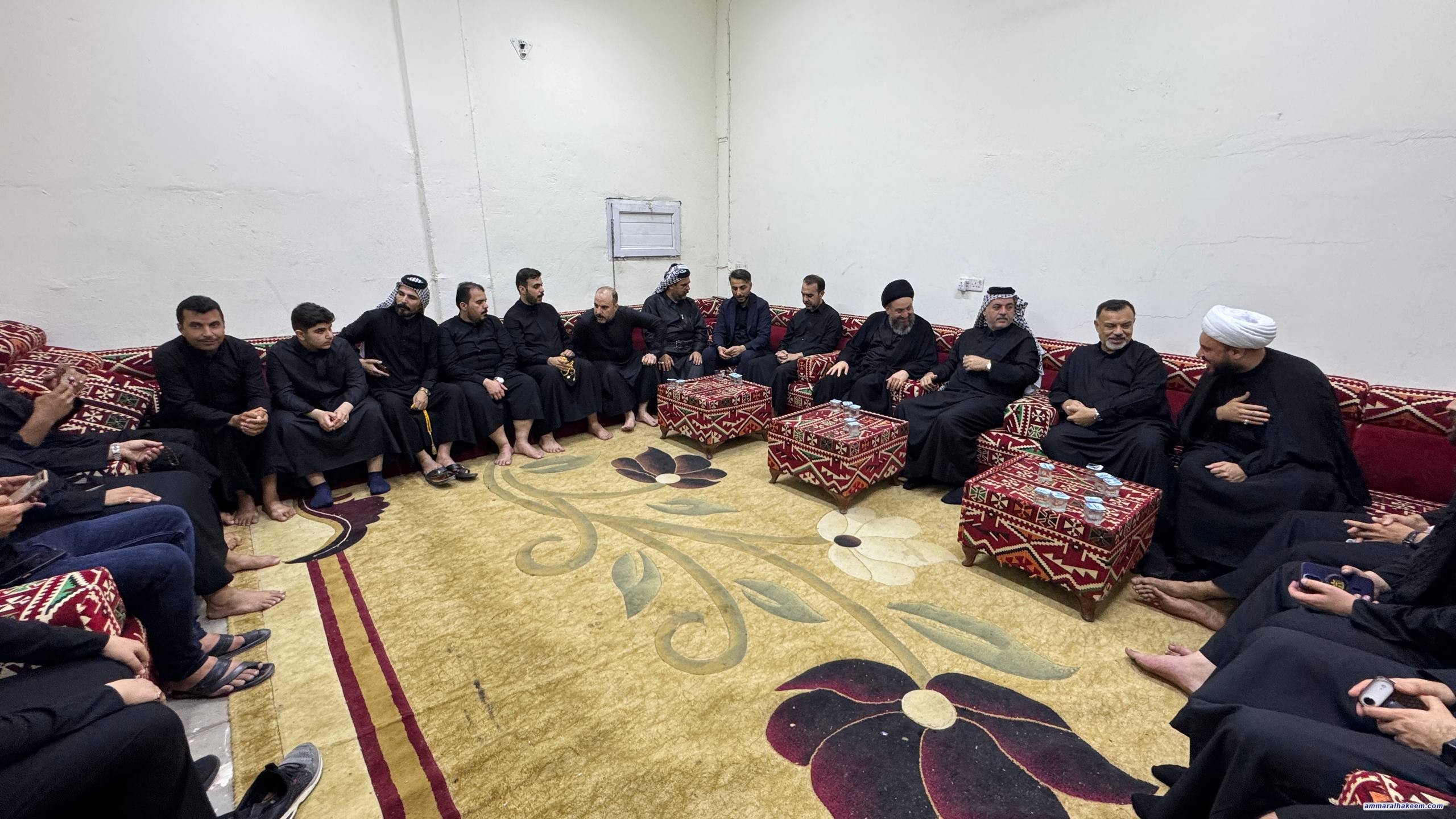 تقرير مصور .. السيد الحكيم يزور المراقد المقدسة في النجف وكربلاء ضمن الزيارة الاربعينية ويتفقد بعض مواكب الخدمة