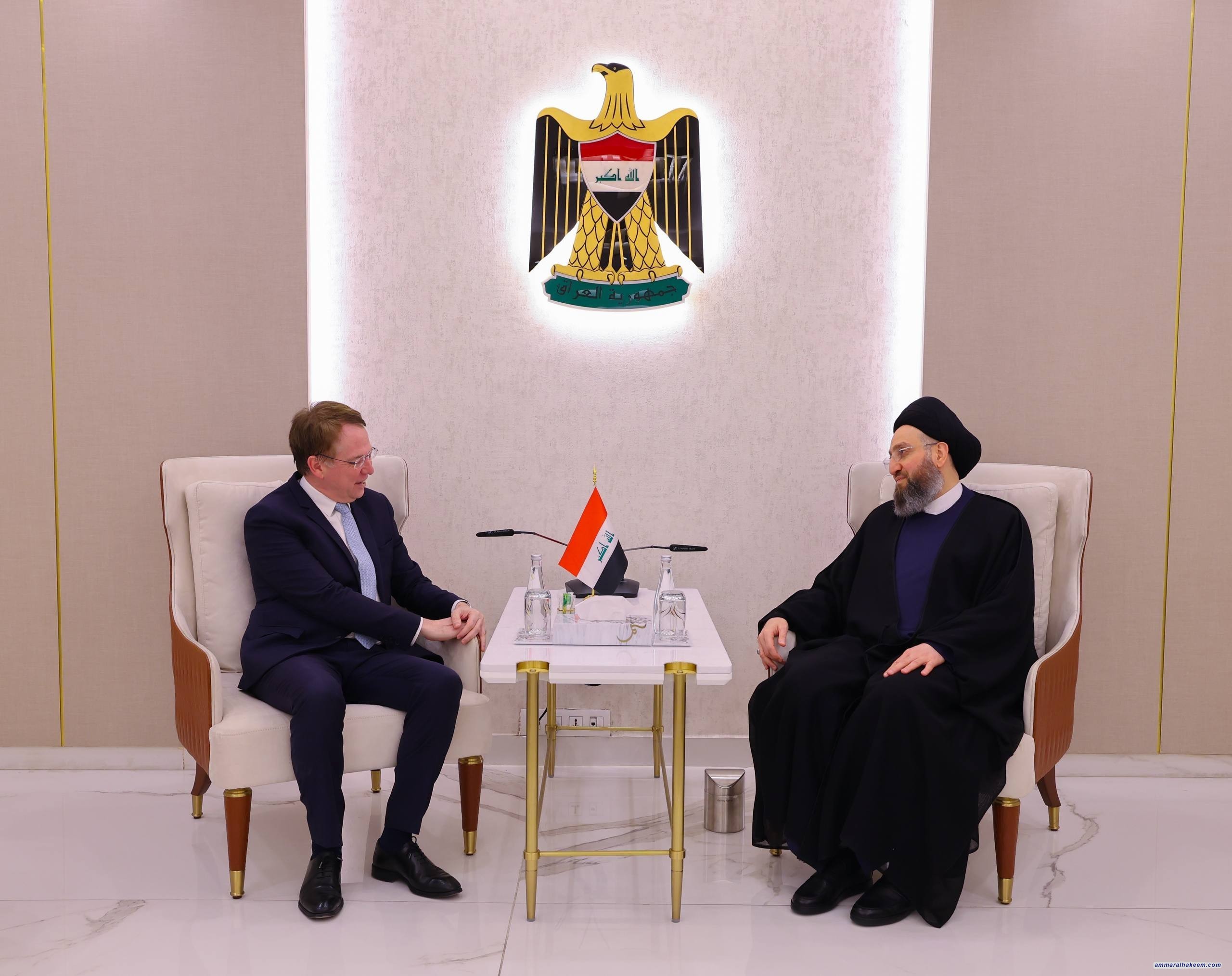 السيد الحكيم يلتقي السفير الفرنسي ويناقش التطورات الإقليمية وتشكيل الحكومة