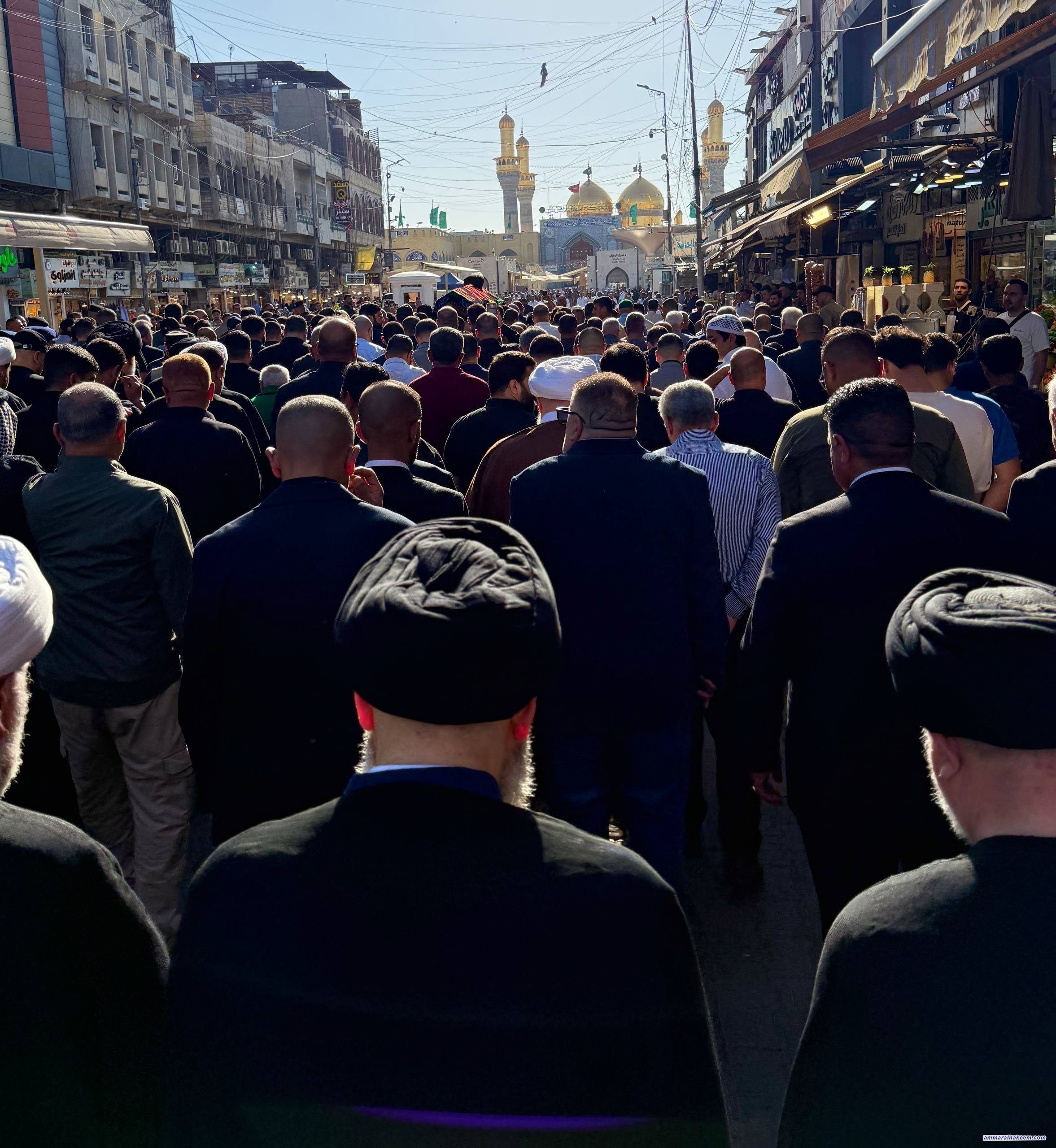 تقرير مصور .. السيد الحكيم، يشارك تشييع المرحوم العلامة السيد حسين محمد هادي الصدر (رحمه الله)، في الكاظمية المقدسة.