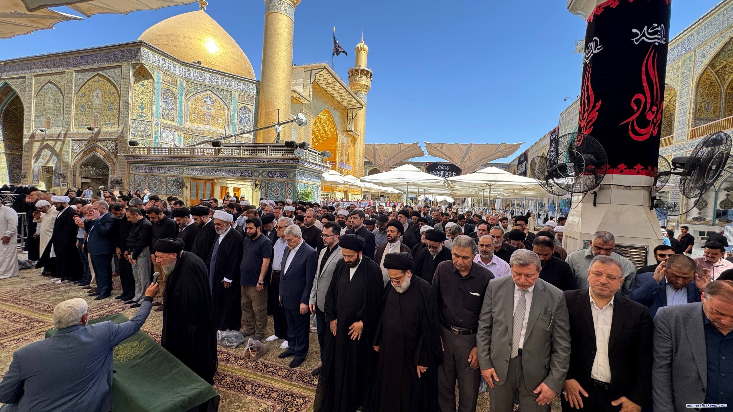 تقرير مصور .. السيد الحكيم يزور مرقد جده أمير المؤمنين الإمام علي (عليه السلام)، ويشارك في تشييع الفقيد السيد مهدي بحر العلوم (رحمه الله).