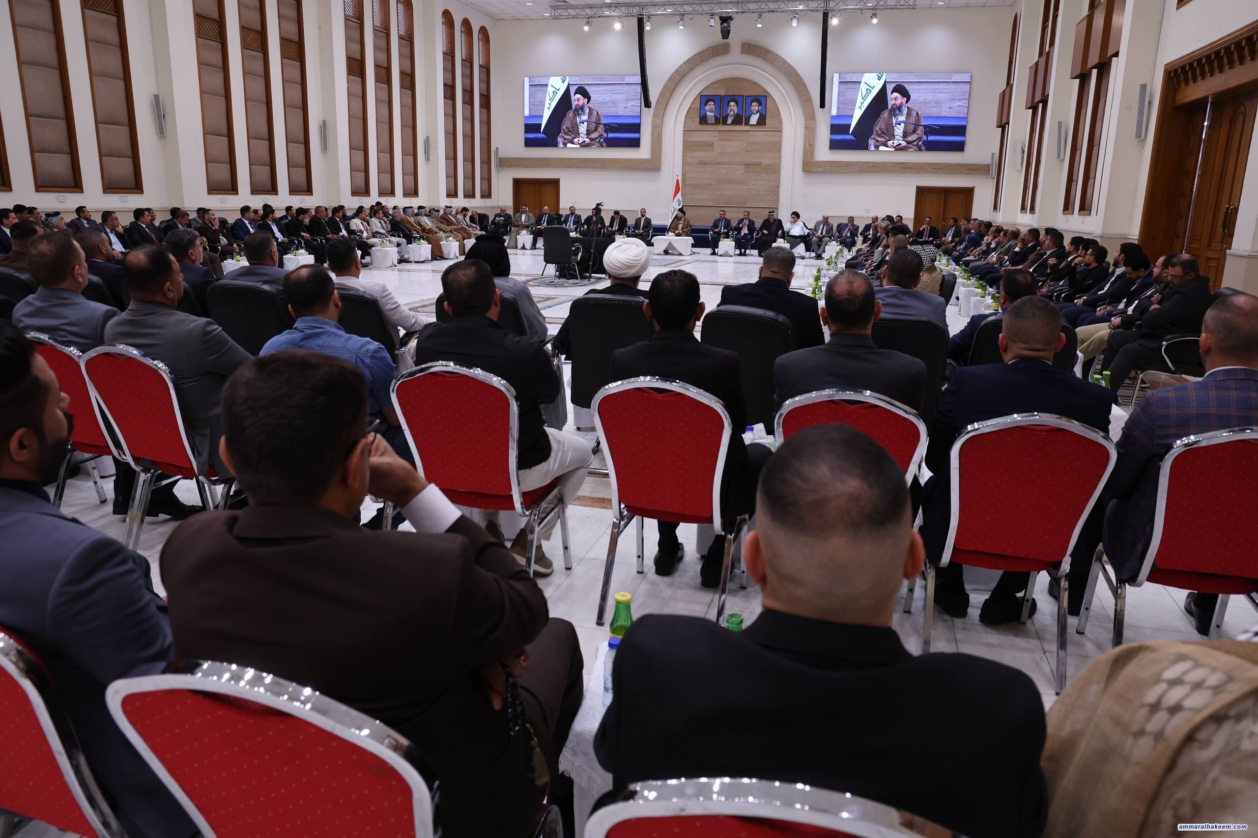 السيد الحكيم يدعو إلى استثمار المرحلة الراهنة لمعالجة التحديات الاقتصادية