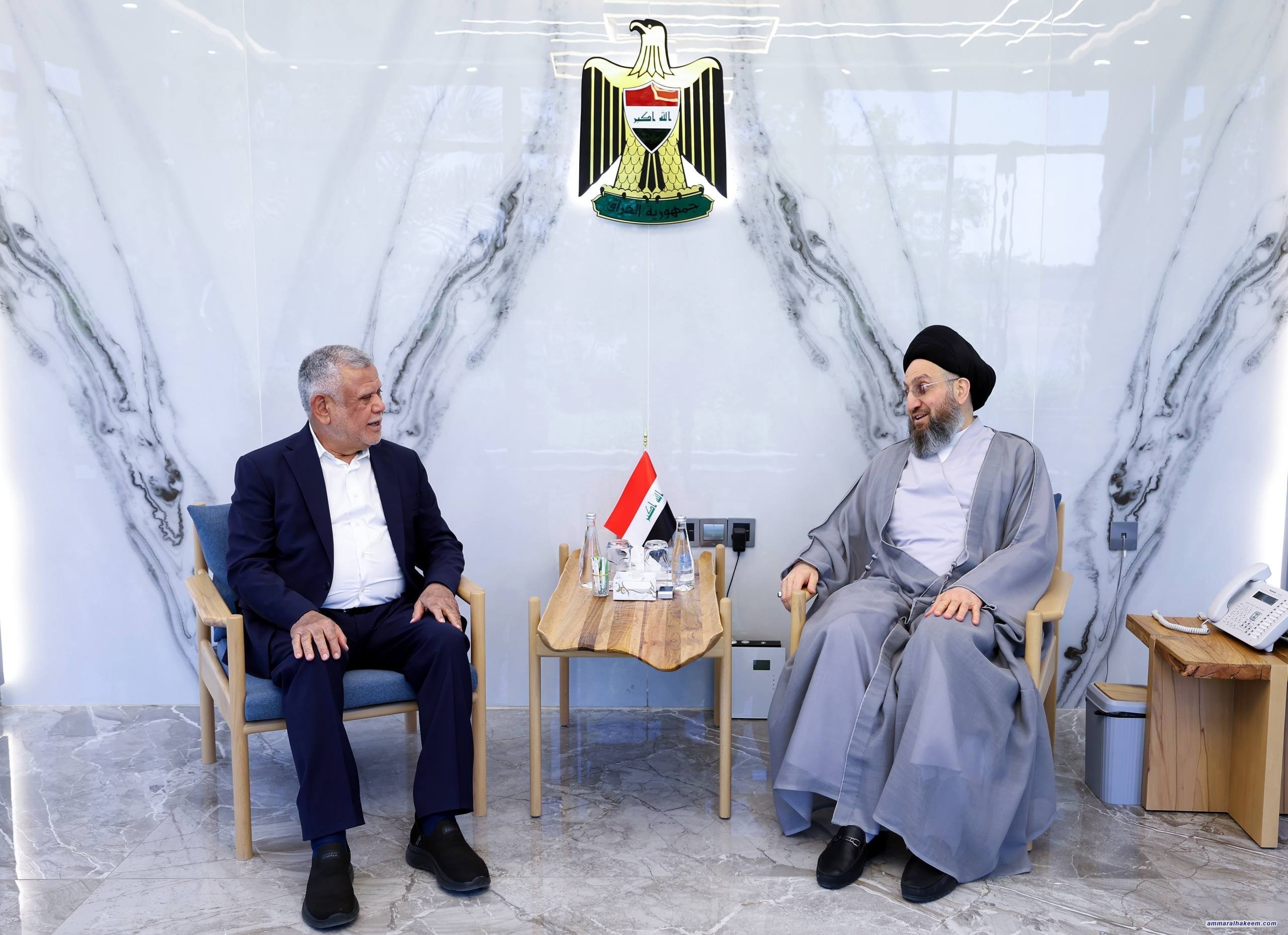السيد الحكيم يدعو إلى إقرار القوانين التي تمس حاجات المواطنين في الظرف الاقتصادي