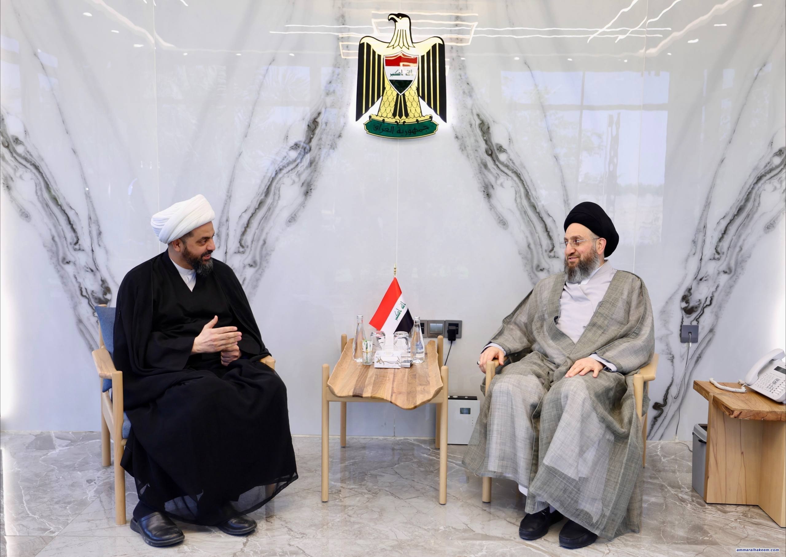 السيد الحكيم والخزعلي يبحثان مستجدات المشهد السياسي والتطورات الإقليمية