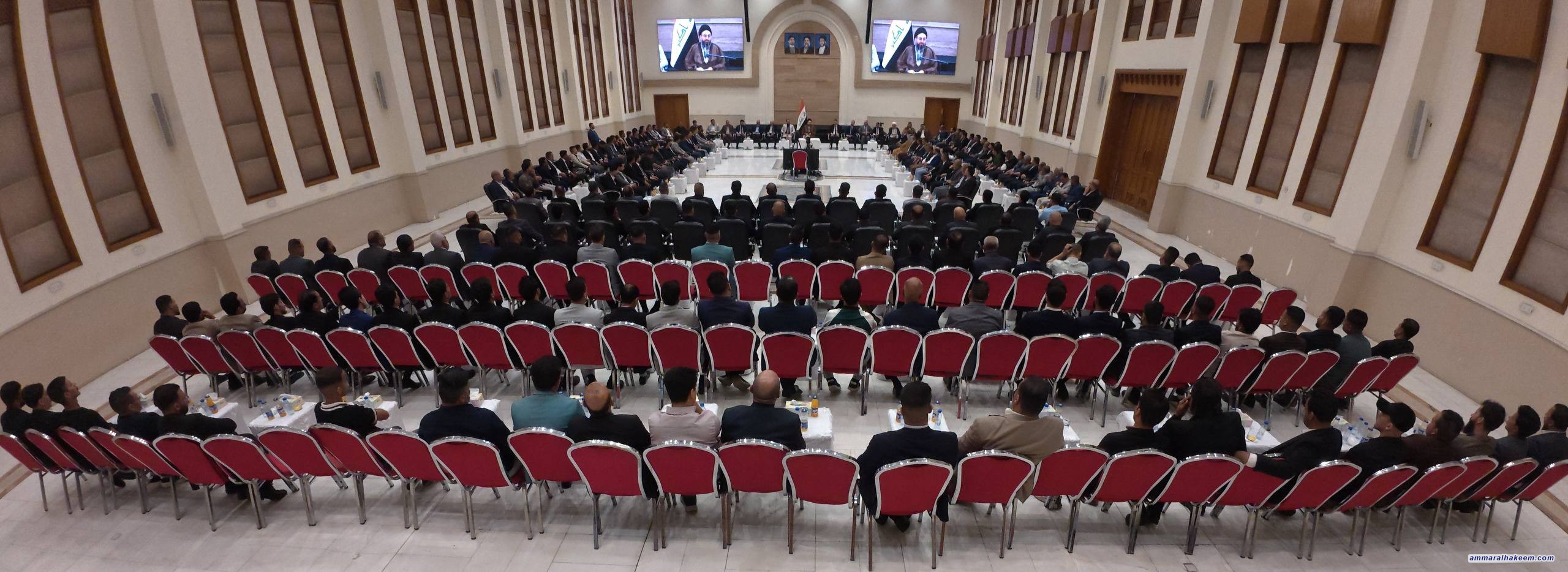السيد الحكيم يلتقي قيادات الحكمة في الفرات الأوسط ويؤكد على أهمية العمل الميداني وصناعة القيادات وخدمة المواطنين