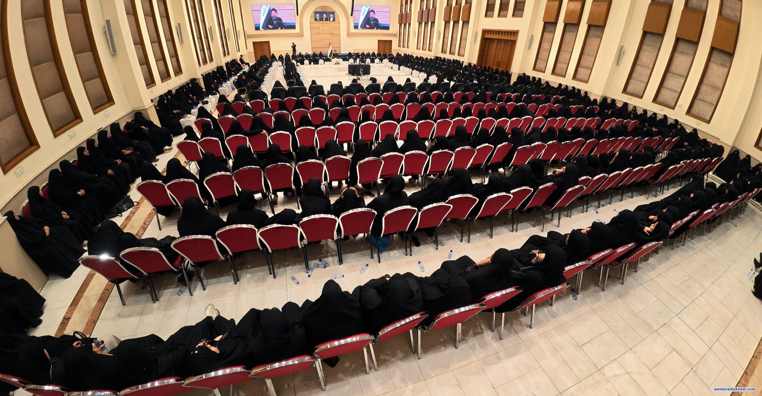 السيد الحكيم يدعو القيادات النسوية إلى التدريب والتطوير وتعزيز التأثير المجتمعي