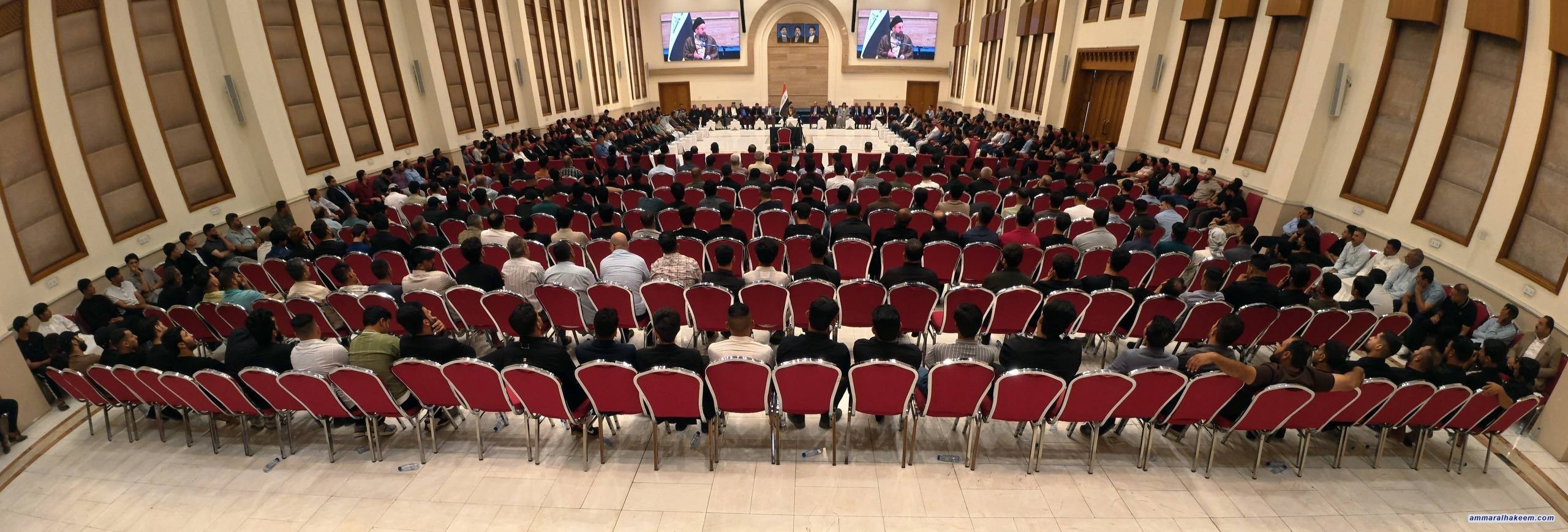 السيد الحكيم يدعو إلى تنويع الاقتصاد عبر الزراعة والصناعة والسياحة والاستثمار والتكنولوجيا