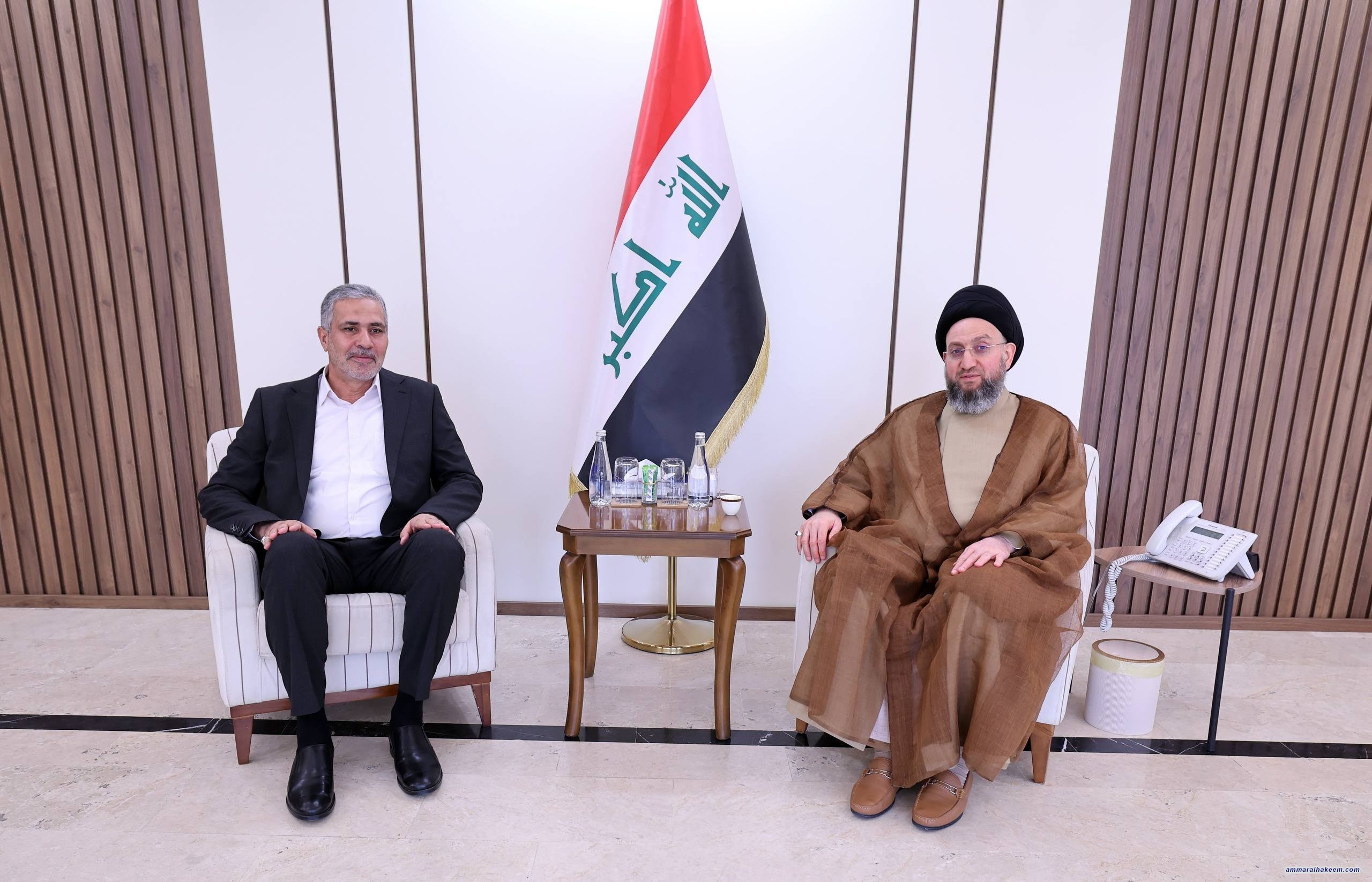 السيد الحكيم يدعو إلى تسريع التشريعات وتحريك المشاريع لمواجهة التحديات الاقتصادية