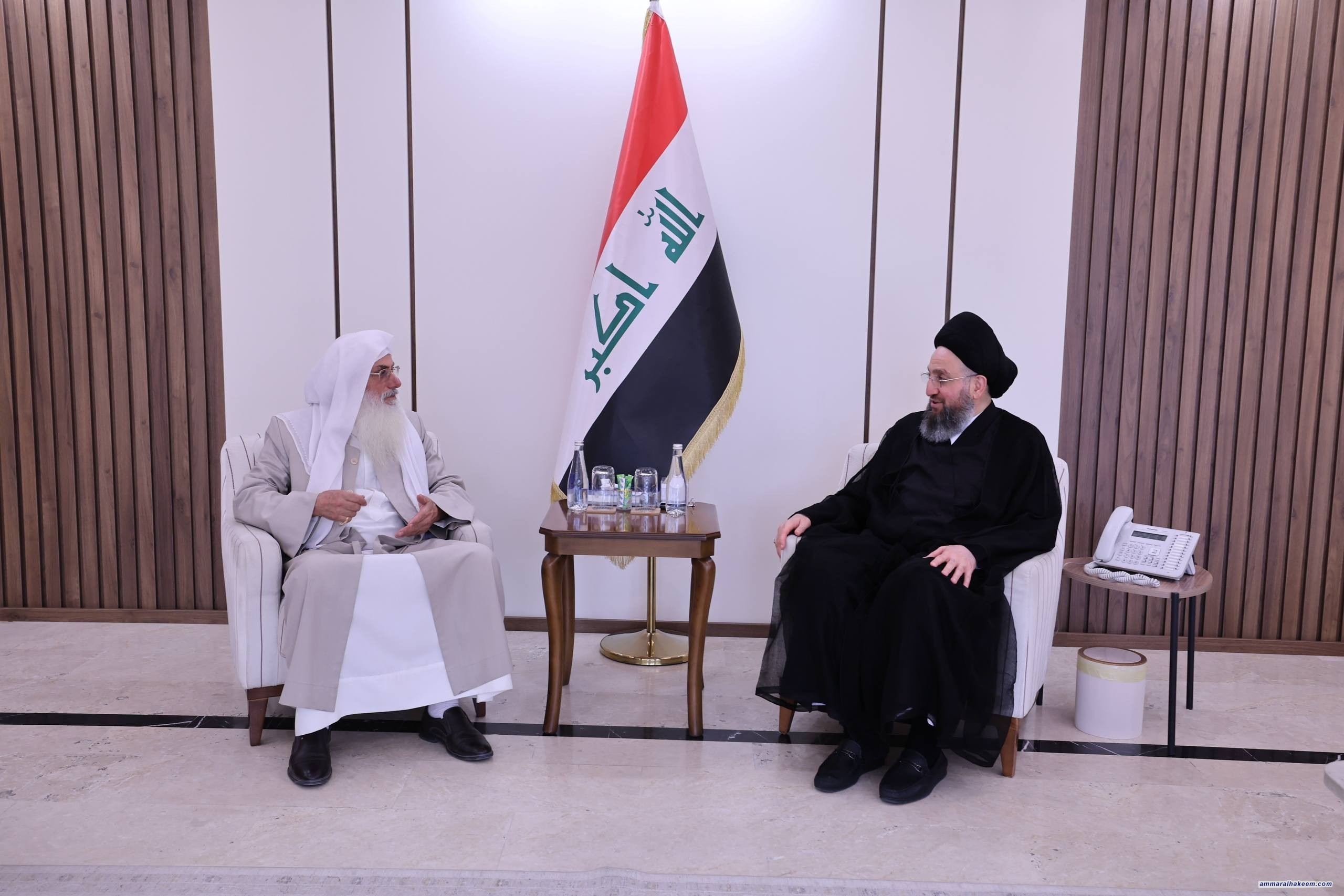 السيد الحكيم يؤكد أهمية الحفاظ على التنوع العراقي وإدارة المكونات