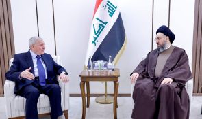 السيد الحكيم يؤكد مع رئيس الجمهورية أهمية الالتزام بالتوقيتات الدستورية وتعزيز الاستقرار وتحويل البرامج الانتخابية إلى واقع ملموس