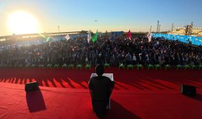 السيد الحكيم يدعو من الديوانية إلى ممارسة ديمقراطية ملتزمة تحفظ القيم الدينية والوطنية