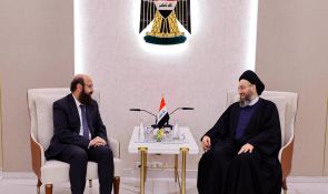 السيد الحكيم يؤكد أهمية حماية المكوّن الإيزيدي وحقوق تمثيله السياسي خلال استقباله أمير الإيزيديين في بغداد