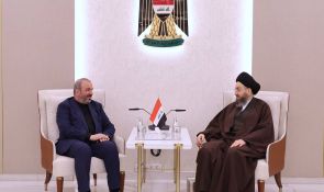 السيد الحكيم يستقبل السفير الإيراني ويؤكد رفض التصعيد ويدعو لوقف الحرب