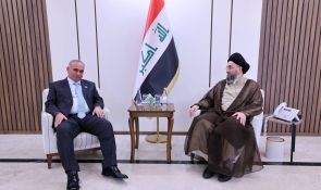 السيد الحكيم يشدد على تفعيل الاستثمار المنتج واستثمار الأيدي العاملة العراقية