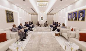 السيد الحكيم يدعو الشركات العالمية إلى شراكات اقتصادية مع العراق في القطاعات الإنتاجية